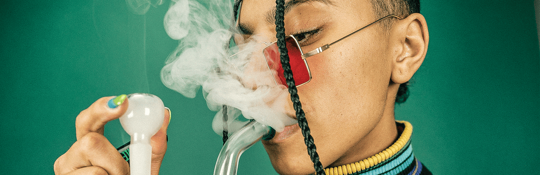 4 Smoking Accessories Every Smoker Needs, Part 1 - HEMPER