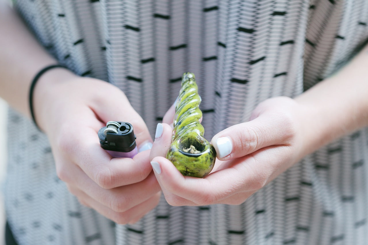 How to Pack a Bowl: The Complete Guide