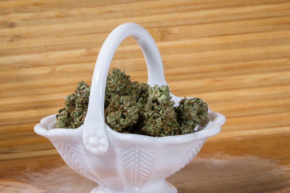How to Make a Perfect Stoner Gift Basket for Valentine's Day - HEMPER