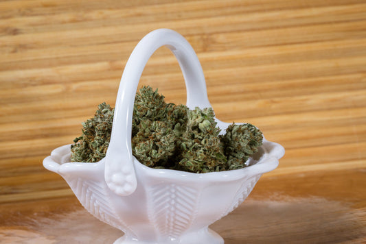 How to Make a Perfect Stoner Gift Basket for Valentine's Day