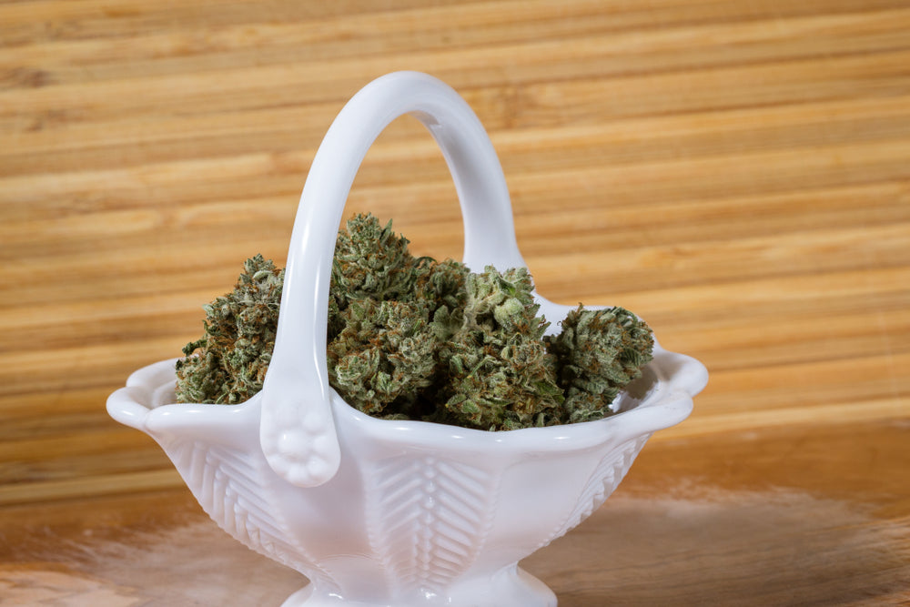 How to Make a Perfect Cannabis Gift Basket for Valentine's