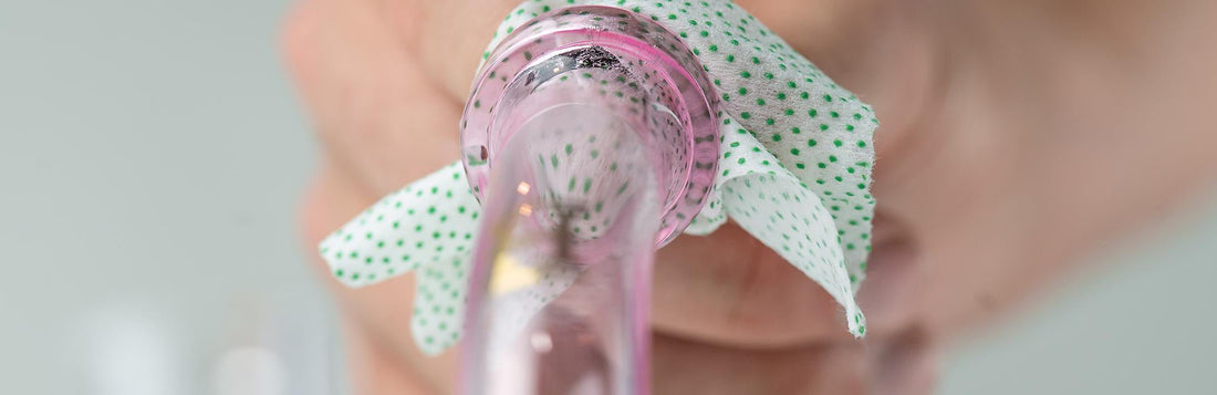 How to Perfectly Clean your Bong - HEMPER